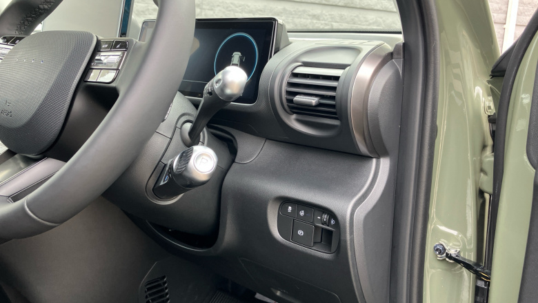 Hyundai INSTER 85kW 02 49kWh 5dr Auto Electric Hatchback